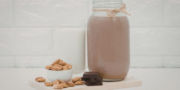 Čokoladni smoothie s kikirikijem